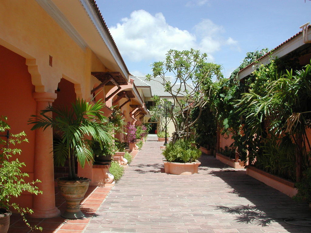 Hotel Baan Rajdamnern Hua Hin Exterior foto