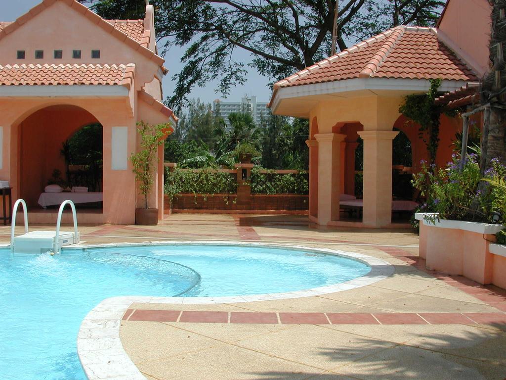 Hotel Baan Rajdamnern Hua Hin Exterior foto